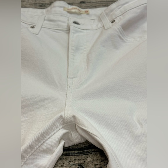 Levi's Women's 721 High Rise Skinny Jeans Raw Hem, (Distressed), Size 33x30 - Picture 13 of 16